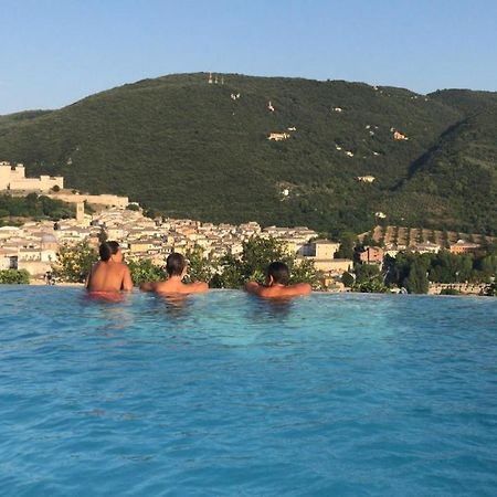 Agriturismo Collerisana スポレート エクステリア 写真