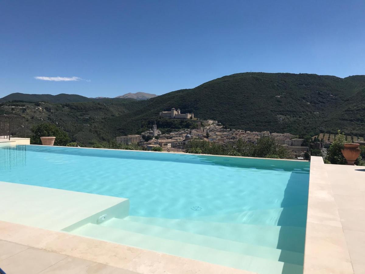Agriturismo Collerisana スポレート エクステリア 写真