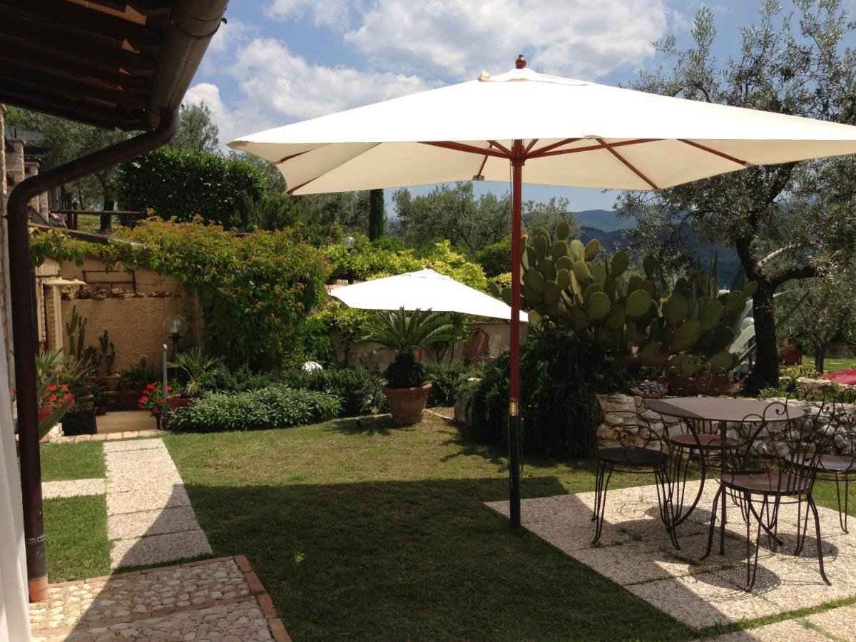 Agriturismo Collerisana スポレート エクステリア 写真